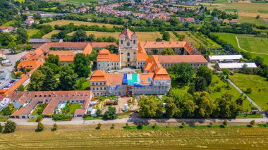 Çek Cumhuriyeti 'nin Rajhrad kentinde Benedikt manastırı.