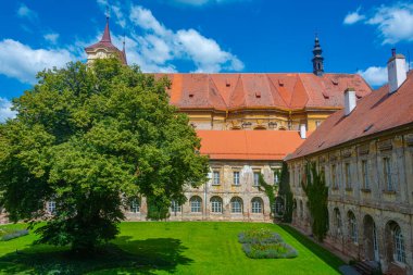 Çek Cumhuriyeti 'nin Rajhrad kentinde Benedikt manastırı.