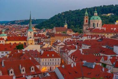 Çek Cumhuriyeti Prag 'da Mala strana' nın günbatımı manzarası.
