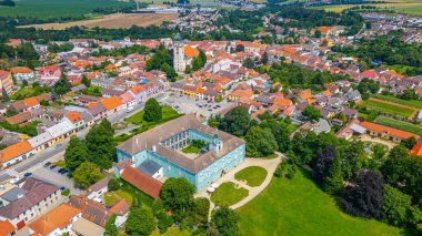 Çek şehri Dacice 'nin panorama manzarası. Görüntü