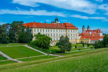 Çek Cumhuriyeti Valtice Şatosu 'nda yaz günü.