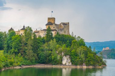 Niedzica 'daki Dunajec Kalesi, Poland.IMAGE