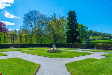 Çek Cumhuriyeti 'ndeki Cesky Krumlov şatosu parkı.