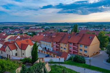 Çek Cumhuriyeti 'nde Mikulov' un kırmızı çatıları.
