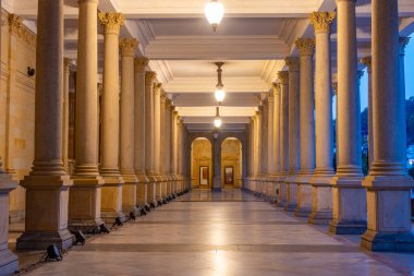 Çek Cumhuriyeti, Karlovy Vary 'deki değirmen sütunları.