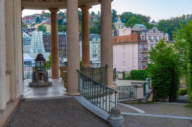 Çek Cumhuriyeti, Karlovy Vary Gezinti Alanı 'ndaki Kale pınarı.