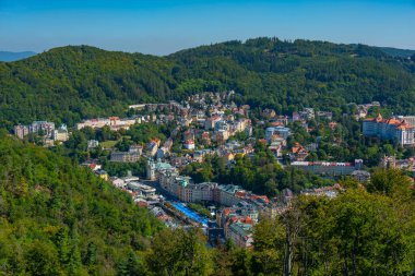 Çek Cumhuriyeti 'nde Karlovy Vary' nin hava görüntüsü.