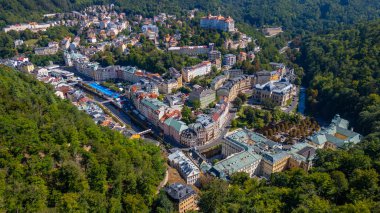Çek Cumhuriyeti 'nde Karlovy Vary' nin hava görüntüsü.