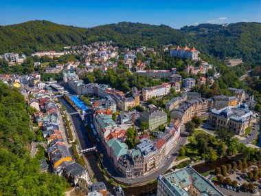 Çek Cumhuriyeti 'nde Karlovy Vary' nin hava görüntüsü.