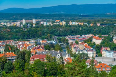 Çek Cumhuriyeti 'nde Karlovy Vary bölgesinin manzarası.