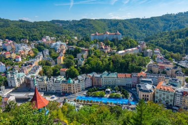 Çek Cumhuriyeti 'nde Karlovy Vary' nin hava görüntüsü.