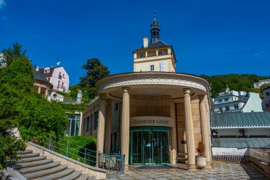 Çek Cumhuriyeti, Karlovy Vary Gezinti Alanı 'ndaki Kale pınarı.