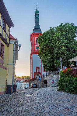 Çek Cumhuriyeti 'nin merkezindeki renkli evler. IMAGE