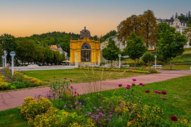 Maksim Gorkij sütunları Marianske Lazne, Çek Cumhuriyeti.