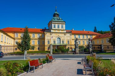 Çek Cumhuriyeti 'ndeki Horovice Kalesi' nde yaz günü.