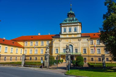 Çek Cumhuriyeti 'ndeki Horovice Kalesi' nde yaz günü.