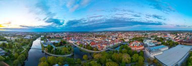 Çek Cumhuriyeti 'nde Ceske Budejovice' nin günbatımı manzara. IMAGE