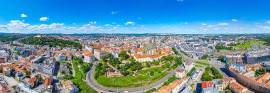 Aziz Peter ve Paul Katedrali ve Çek Cumhuriyeti, Brno 'nun ufuk çizgisi.