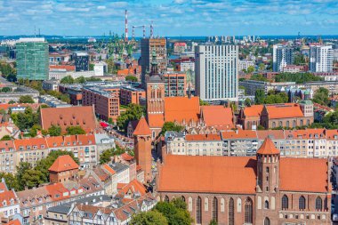 Gdansk, Poland.IMAGE 'deki St. Catherine Kilisesi manzarası