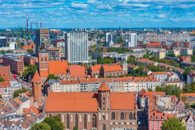 Gdansk, Poland.IMAGE 'deki St. Catherine Kilisesi manzarası