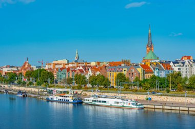 Szczecin, Poland.IMAGE 'deki West Oder nehrinin gün doğumu manzarası