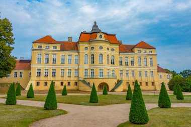 Rogalin 'deki Raczynski Sarayı, PolandIMAGE