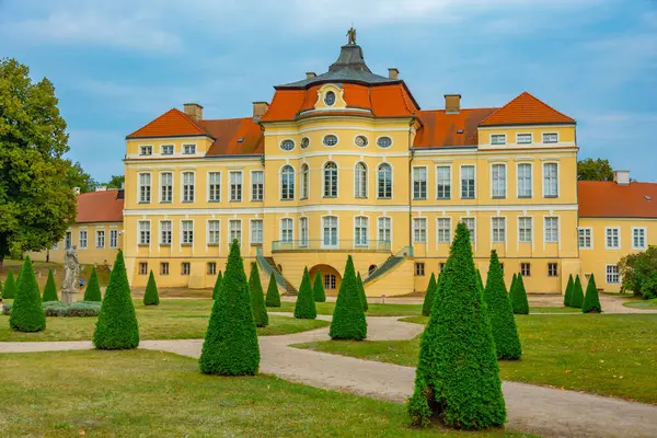 Rogalin 'deki Raczynski Sarayı, PolandIMAGE