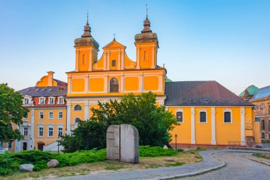 Poznan, Poland.IMAGE 'deki Aziz Anthony Kilisesi' nin gün batımı manzarası