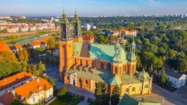 Poznan, Poland.IMAGE 'da Aziz Peter ve Paul Kilisesi' nin Archthedral Bazilikası.