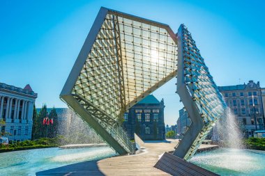 Poznan, Poland.IMAGE 'ın merkezinde Özgürlük Çeşmesi