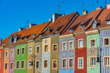 Poznan, Poland.IMAGE 'deki Stary Rynek Meydanı' ndaki renkli evler