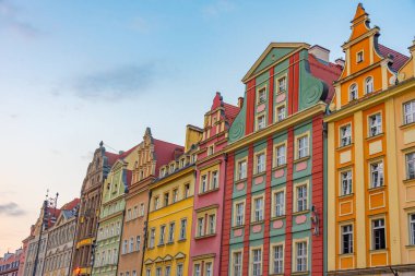Rynek 'teki renkli evler, Wroclaw merkezindeki resim meydanı, Poland.IMAGE