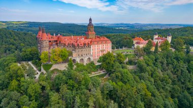 Poland.IMAGE 'deki Ksiaz kalesinin Panorama manzarası