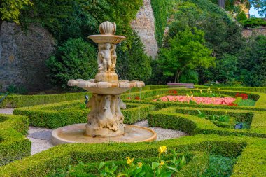 Poland.IMAGE 'deki Ksiaz kalesinin bahçesi manzarası