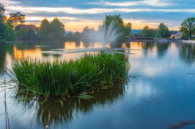 Poland.IMAGE 'deki Kudowa Zdroj' da yapay göl.