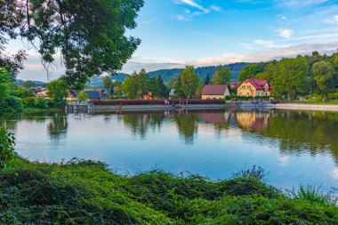 Poland.IMAGE 'deki Kudowa Zdroj' da yapay göl.