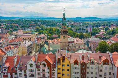Polonya 'nın Klodzko kentinin panorama manzarası.