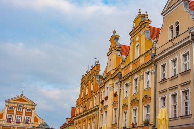 Opole, Poland.IMAGE 'deki Rynek Meydanı' ndaki renkli evler