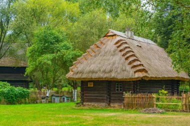 Katowice, Poland.IMAGE 'deki Yukarı Silezya Etnografik Parkı' ndaki tarihi binalar