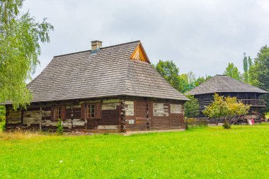 Katowice, Poland.IMAGE 'deki Yukarı Silezya Etnografik Parkı' ndaki tarihi binalar