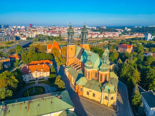 Poznan, Poland.IMAGE 'da Aziz Peter ve Paul Kilisesi' nin Archthedral Bazilikası.