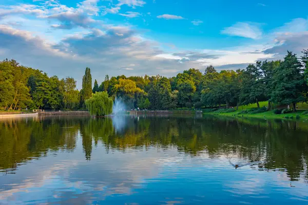 Poland.IMAGE 'deki Kudowa Zdroj' da yapay göl.