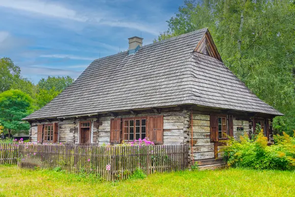 Katowice, Poland.IMAGE 'deki Yukarı Silezya Etnografik Parkı' ndaki tarihi binalar