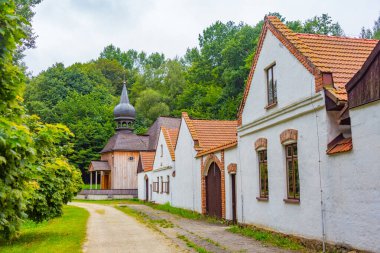 Nowy Sacz, Poland.IMAGE 'deki Sadecki Ethnographic Park' taki tarihi binalar.