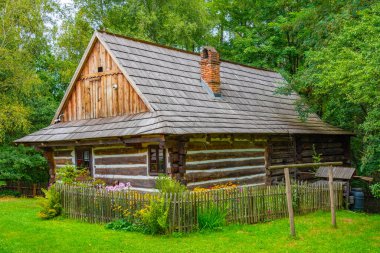 Nowy Sacz, Poland.IMAGE 'deki Sadecki Ethnographic Park' taki tarihi binalar.