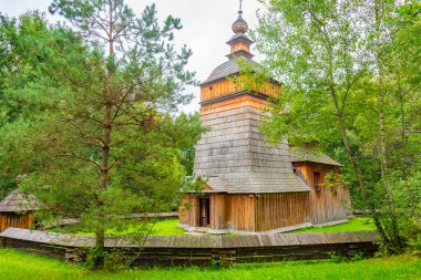 Nowy Sacz, Poland.IMAGE 'deki Sadecki Ethnographic Park' taki tarihi binalar.