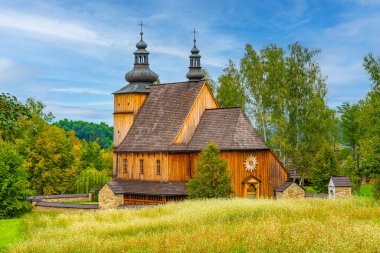 Nowy Sacz, Poland.IMAGE 'deki Sadecki Ethnographic Park' taki tahta kilise.