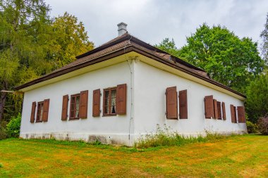 Nowy Sacz, Poland.IMAGE 'deki Sadecki Ethnographic Park' taki tarihi binalar.