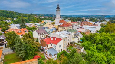 Biecz, Poland.IMAGE 'deki belediye binasının panorama manzarası