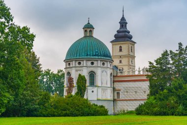 Poland.IMAGE 'deki Krasiczyn kalesinde gün doğumu.